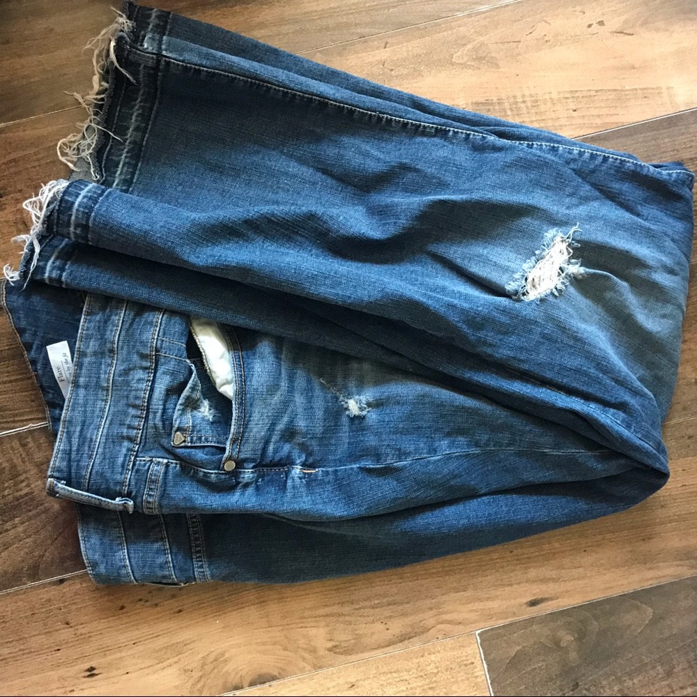 Torrid size 26 distressed jeans